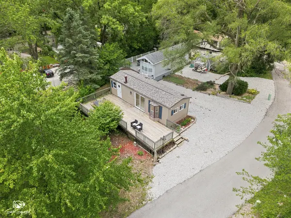 99 Lakeshore DR, Wilmington, IL 60481