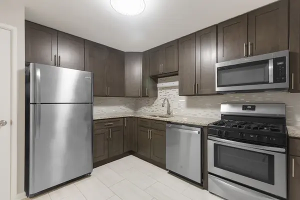 535 S Cleveland AVE #406, Arlington Heights, IL 60005