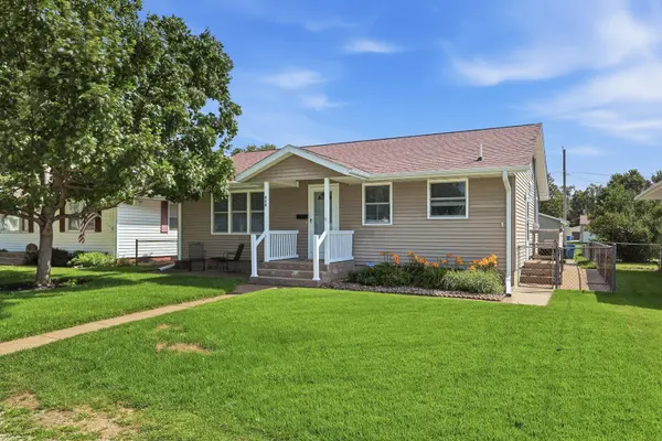 620 3rd AVE, Camanche, IA 52730