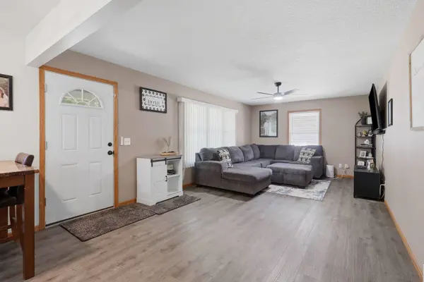 620 3rd AVE, Camanche, IA 52730