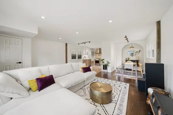 4605 N Harding AVE, Chicago, IL 60625