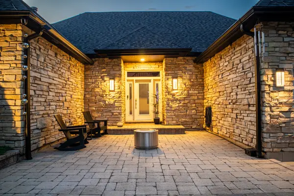 40W022 Tanner RD, North Aurora, IL 60542