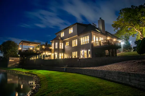 40W022 Tanner RD, North Aurora, IL 60542