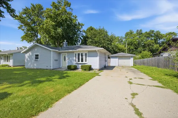 1329 Chippewa DR, Ottawa, IL 61350