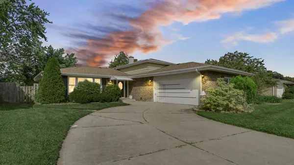 544 Thornwood DR, South Holland, IL 60473