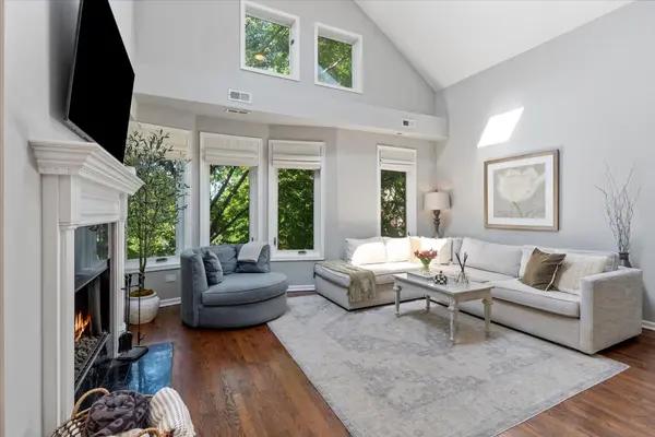 1521 W Wolfram ST #3, Chicago, IL 60657