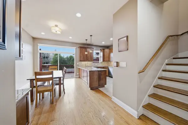 6336 N Sacramento AVE, Chicago, IL 60659
