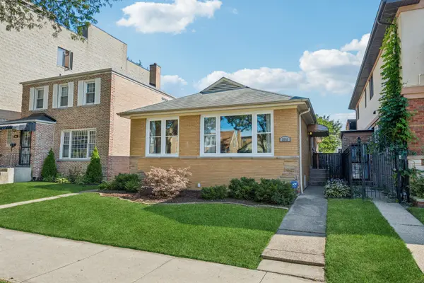 2551 W Balmoral AVE, Chicago, IL 60625