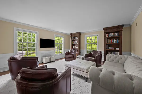 1871 W Everett RD, Lake Forest, IL 60045