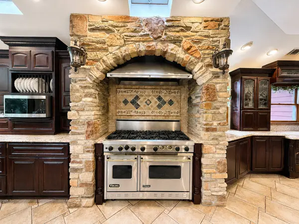 398 N River Glen AVE, Elmhurst, IL 60126