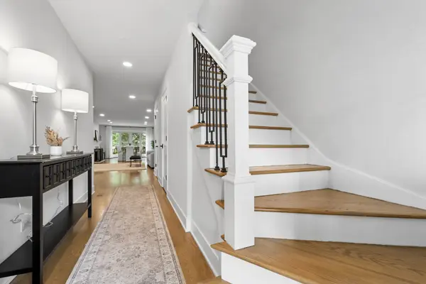 11145 Indian Woods DR, Indian Head Park, IL 60525