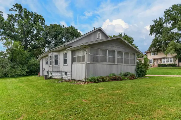 323 Sunset RD, Waterloo, IA 50701
