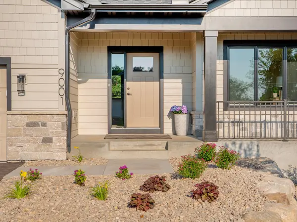 9001 62nd ST S, Cottage Grove, MN 55016