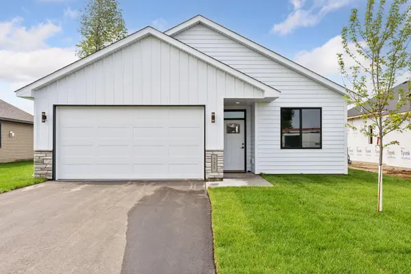 721 Margaret LN NE, Isanti, MN 55040