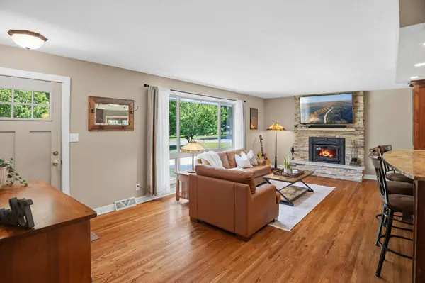455 Arcwood RD, Mahtomedi, MN 55115