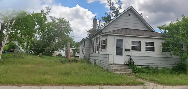 906 Irvine AVE NW, Bemidji, MN 56601