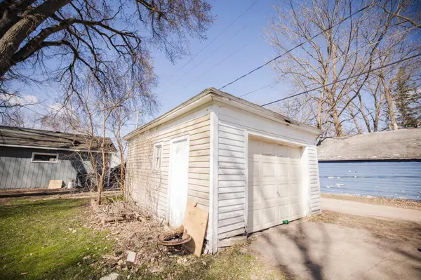 107 E 4th ST, Morris, MN 56267