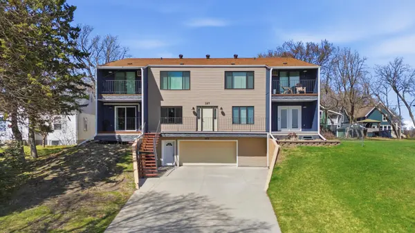 327 10th AVE S #3, Fargo, ND 58103