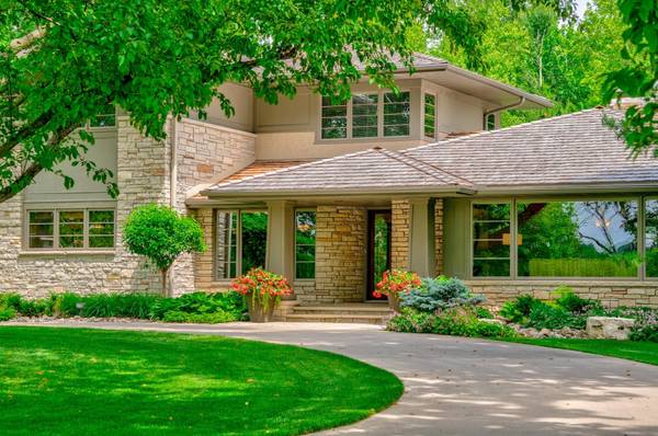 450 Mississippi River BLVD S, Saint Paul, MN 55105