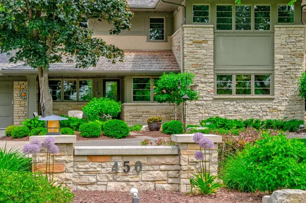 450 Mississippi River BLVD S, Saint Paul, MN 55105