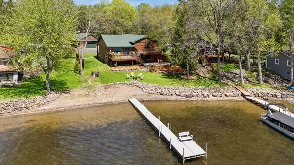 32940 Nueman TRL, Lindstrom, MN 55045
