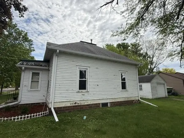 702 3rd AVE, Mountain Lake, MN 56159