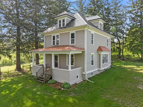 22966 Grosbeak RD, Lanesboro, MN 55949