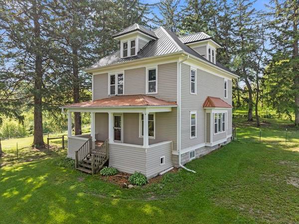 22966 Grosbeak RD, Lanesboro, MN 55949