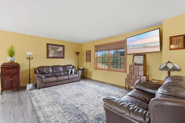483 Prairie LN, Hudson, WI 54016