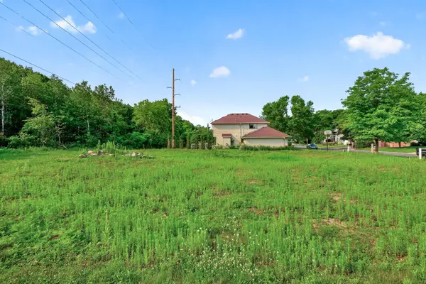 6697 Harlan DR, Eden Prairie, MN 55346