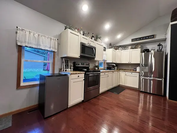 420 Oakwood ST, Millville, MN 55957