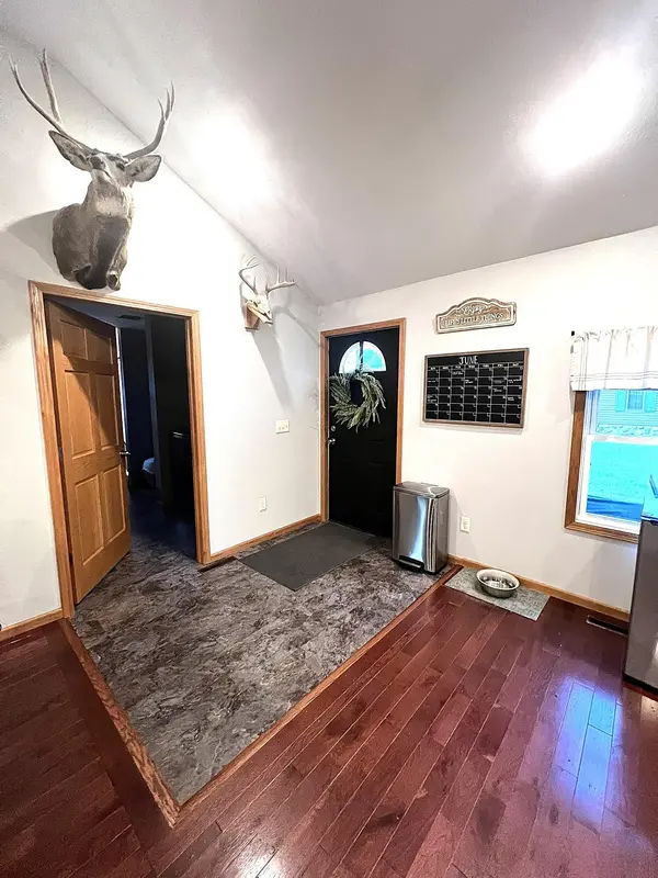 420 Oakwood ST, Millville, MN 55957