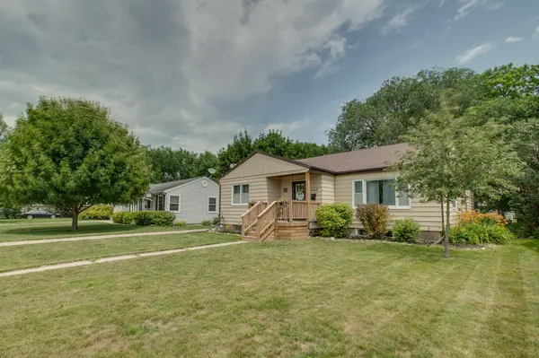 424 15th ST S, Moorhead, MN 56560
