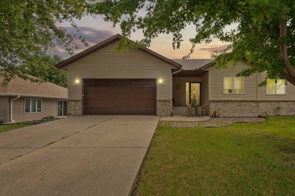 712 W Main ST, Arlington, MN 55307