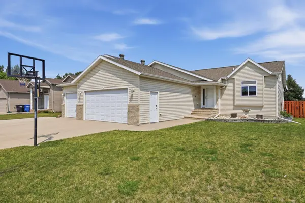 3532 Lincoln ST S, Fargo, ND 58104
