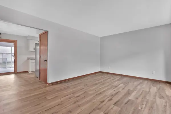 1017 Livingston AVE, West Saint Paul, MN 55118