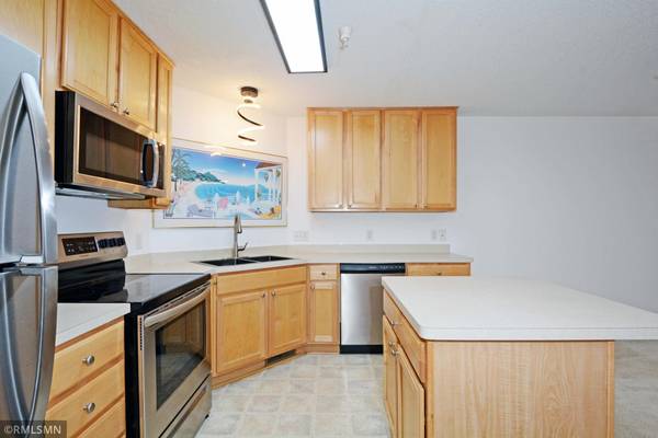 17565 69th PL N, Maple Grove, MN 55311