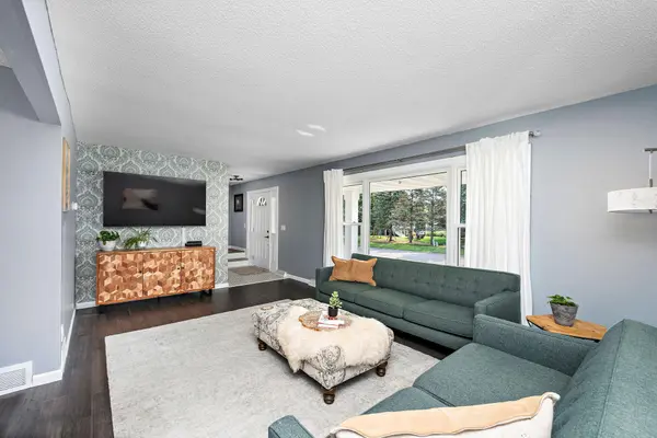1802 Evergreen CT, Woodbury, MN 55125