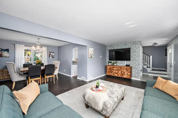 1802 Evergreen CT, Woodbury, MN 55125