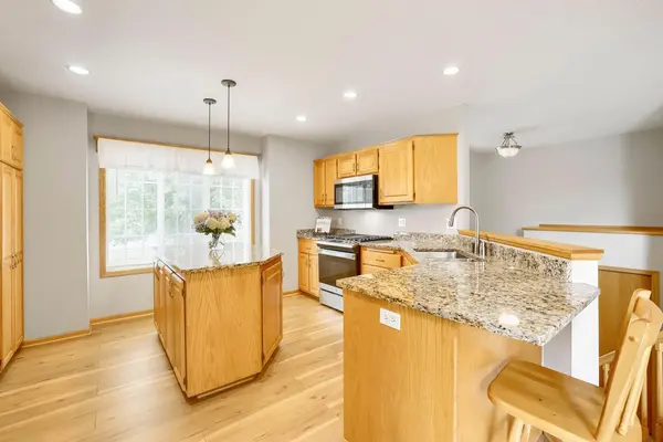 10324 Kalen LN NE, Hanover, MN 55341