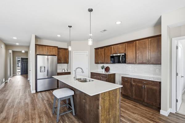 834 Walnut Grove LN, Hanover, MN 55341