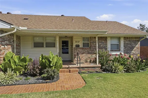 317 Ridgecrest RD, Edmond, OK 73013