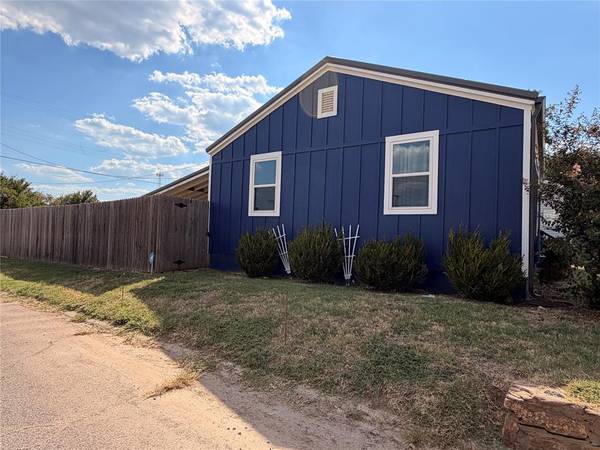801 W College AVE, Seminole, OK 74868