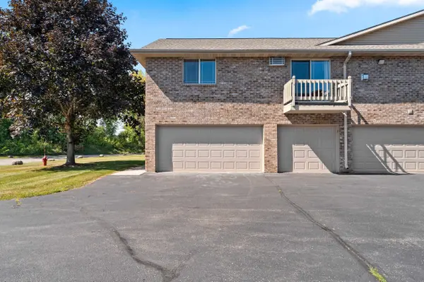 3319 N CASALOMA DR, Appleton, WI 54913