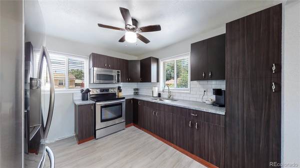 7020 Avrum DR, Denver, CO 80221