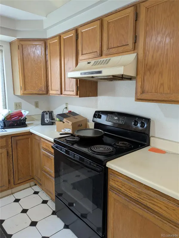 1163 S Flower CIR, Lakewood, CO 80232