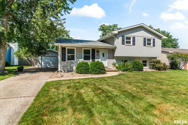721 MAGNOLIA DR, Chatham, IL 62629