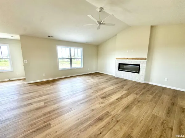 3801 N Fiona WAY, Dunlap, IL 61525