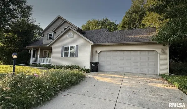 305 LEXINGTON DR, Washington, IL 61571