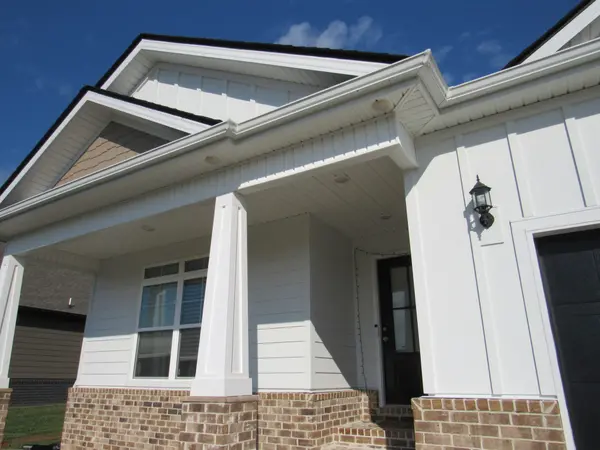 321 Frontier Dr, Clarksville, TN 37043